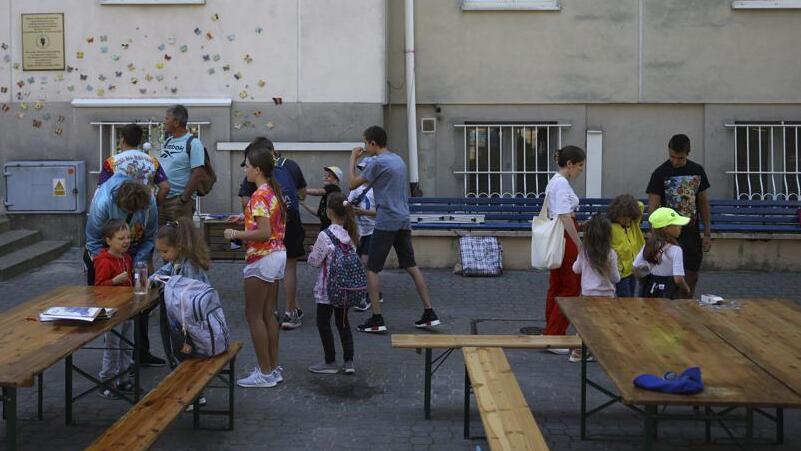 Jewish volunteers bond with Ukrainian kids at summer camp