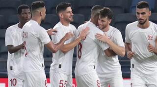 שחקני בני סכנין חוגגים עם גיא מלמד