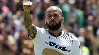 דני אלבס במדי פומאס