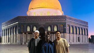 שחקני פריז סן ז'רמן פרנסל קימפמבה, אידריסה גיי, עבדו דיאלו במסגד אל אקצא