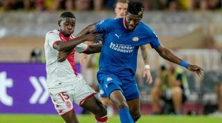 איברהים סנגרה מול אליוט מטזו