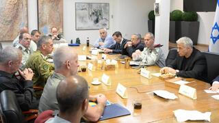 ראש הממשלה יאיר לפיד בהתייעצות ביטחונית על המצב בדרום
