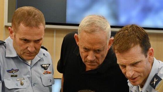 Бени Ганц на оперативном совещании (Фото: Ариэль Хермони, пресс-служба минобороны) בני גנץ אישור תוכנית המבצע לסיכול חאלד מנסור