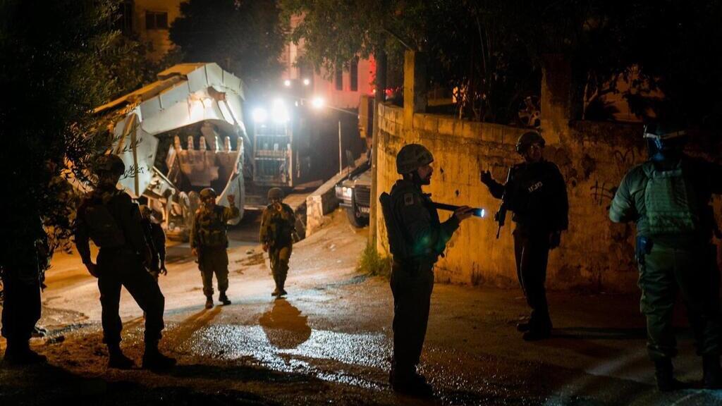 IDF troops in the West Bank village of  Rumana  to demolish homes of Elad terrorists 