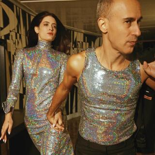 אסף אמדורסקי והדר ג'וזפין ג'בוטרו בהפקת אופנה