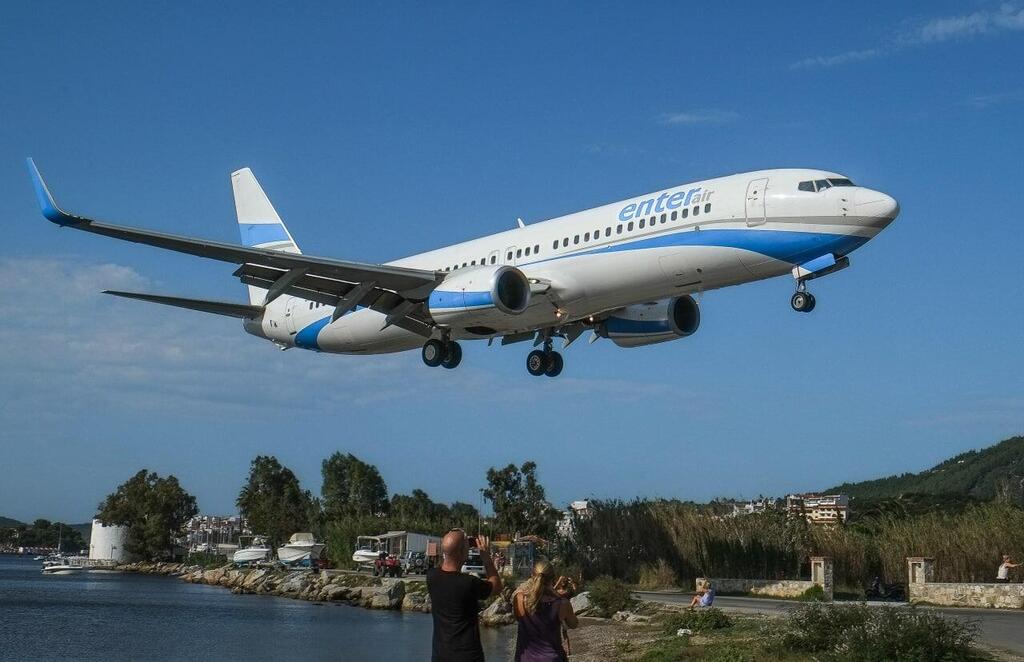 נחיתה נמוכה בסקיאתוס, כפי שצילם טום אוירינגל בן השמונה מרמת גן באוקטובר 2021
