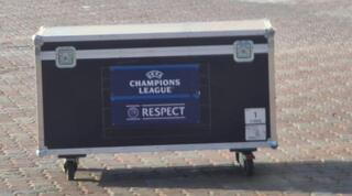 הציוד של ליגת האלופות בארץ