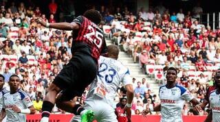 דאנטה נוגח מעל מקסים לה מרשן