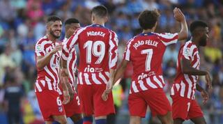 שחקני אתלטיקו מדריד חוגגים עם ז'ואאו פליקס ואלבארו מוראטה