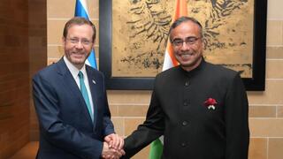 הנשיא הרצוג ושגריר הודו בישראל