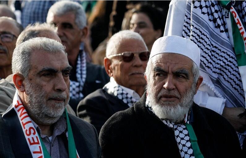 Raed Salah (right) leader of the Northern Branch of the Islamic Movement in Israel 