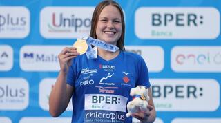 אנסטסיה גורבנקו עם מדליית הזהב