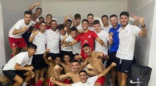 שחקני נערים ב' של מ.ס אשדוד חוגגים