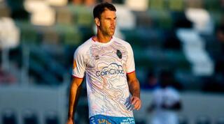 לא עוצר. קינן