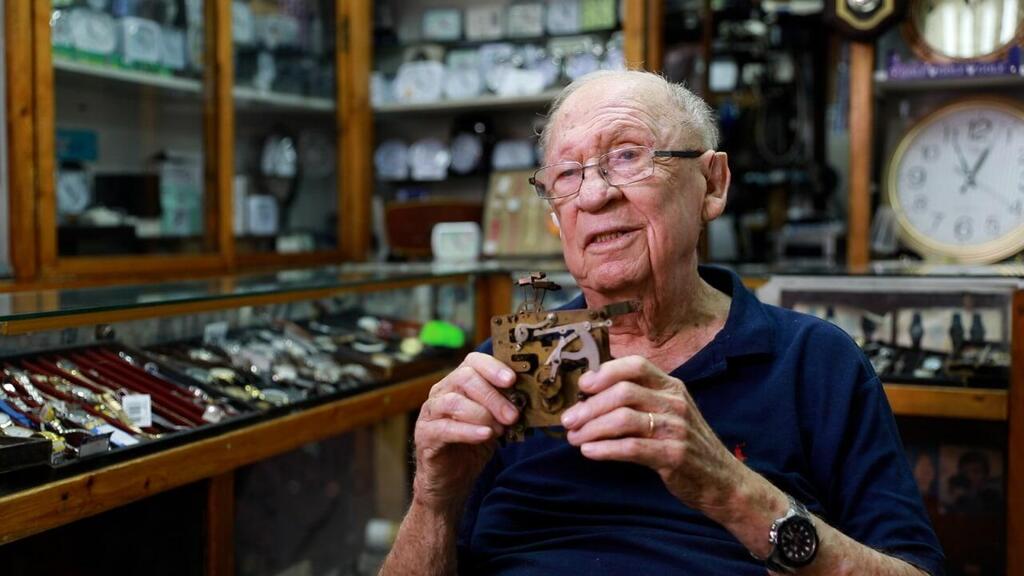  Яаков Шальман, владелец старейшего магазина часов в Израиле