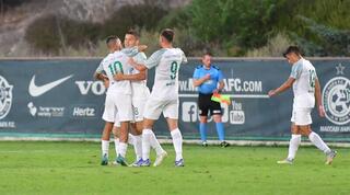 שחקני מכבי חיפה חוגגים