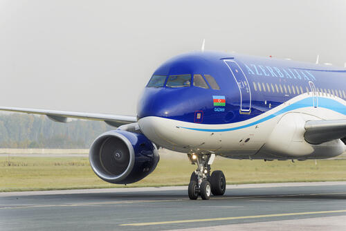 Самолет авиакомпании Azerbaijan Airlines