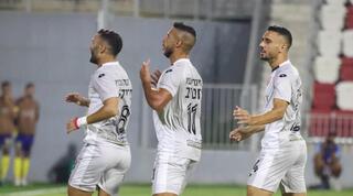 שחקני חדרה חוגגים