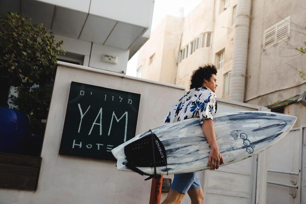 Отель Yam расположен у самого моря (Фото: Натан Двир) Отель Yam расположен у самого моря