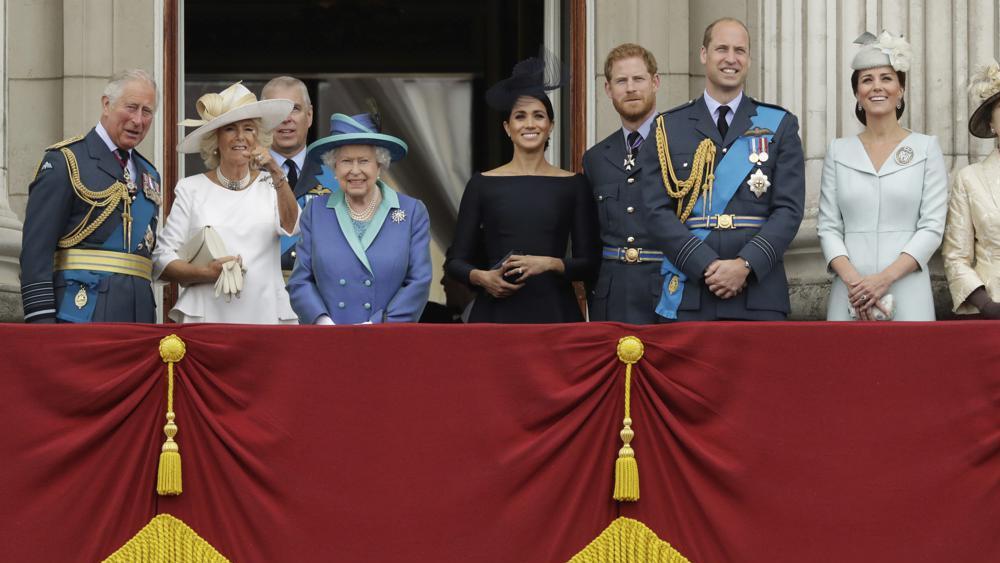 Members of the royal family gather on the balcony of Buckingham Palace 
