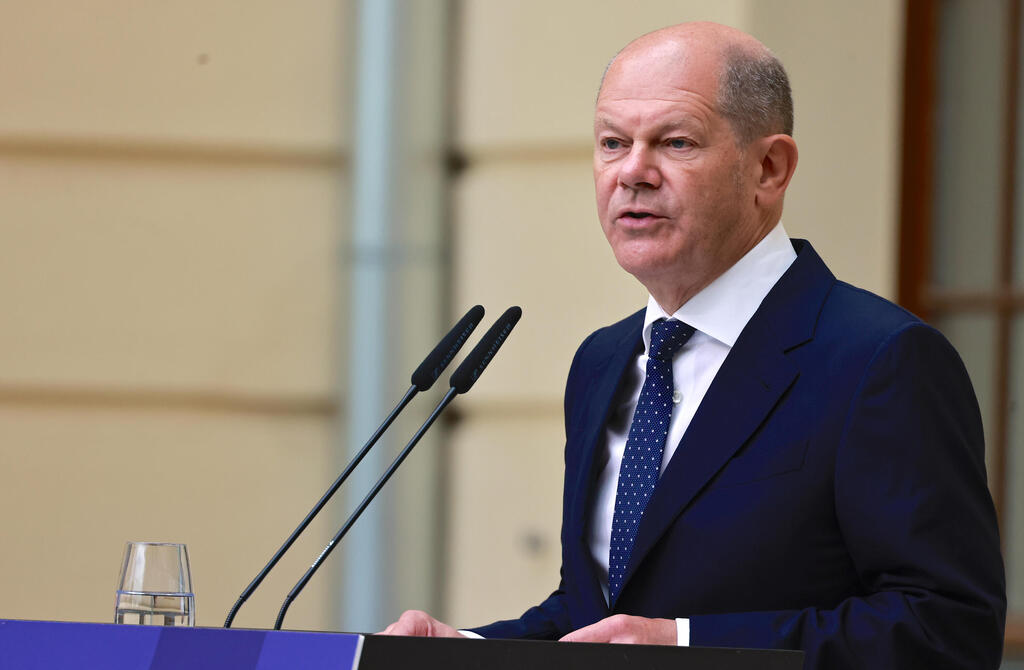 Olaf Scholz speaks at a commemorative event on the occasion of '70 years of the Luxembourg Agreement' in Berlin