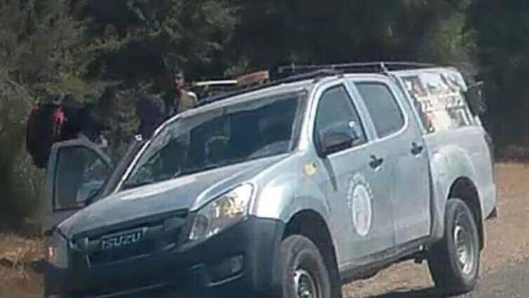 תיעוד: צעירים ערבים תושבי הנגב צילמו חיילים תוקפים גבר אזוק סמוך ליער סנסנה