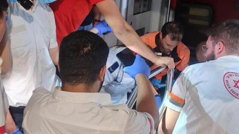 צעיר מראשון התחשמל בתחנת הרכבת משה דיין