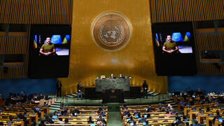 נשיא אוקראינה וולודימיר זלנסקי נואם בפני העצרת הכללית של האו"ם