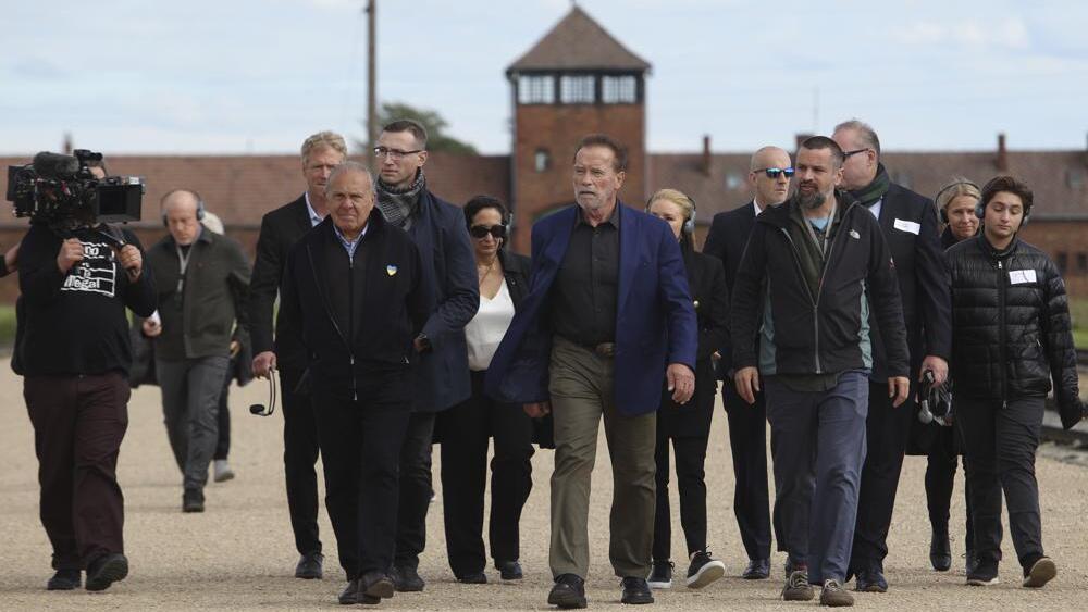 Schwarzenegger visits Auschwitz in message against hatred 
