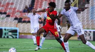 ג''ונתן סיסה ומוגיס זקראיה