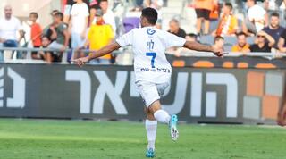 גל לוי חוגג