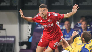 ג'ורג'ה יובאנוביץ' שחקן מכבי ת"א מול סתיו למקין שחקן הפועל ת"א, בן ביטון