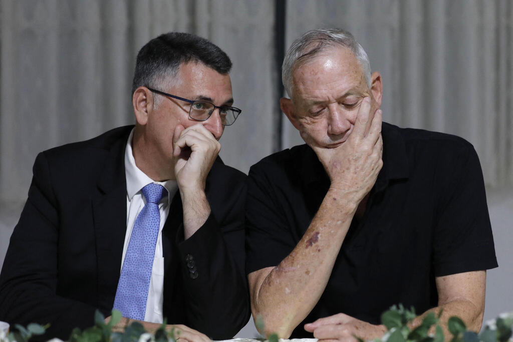 בני גנץ וגדעון סער