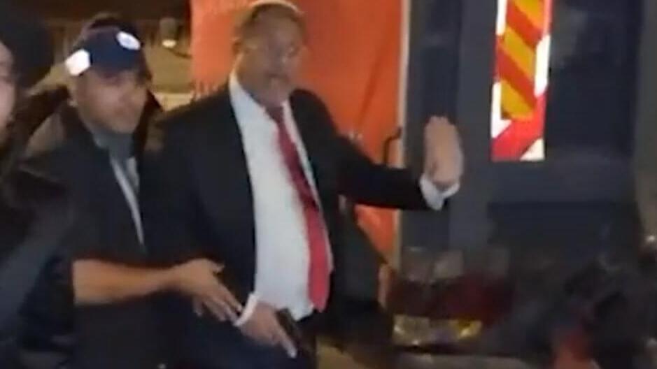 איתמר בן גביר שולף אקדח בשייח ג'ראח לאחר שיודו לעברו אבנים 