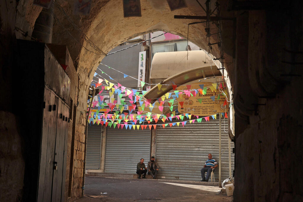 Shops closed during commercial strike in Nablus 