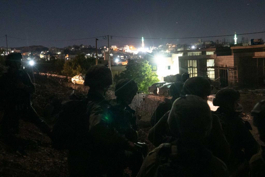 IDF force search for the assailant in a shooting attack near the settlement of Beit El 