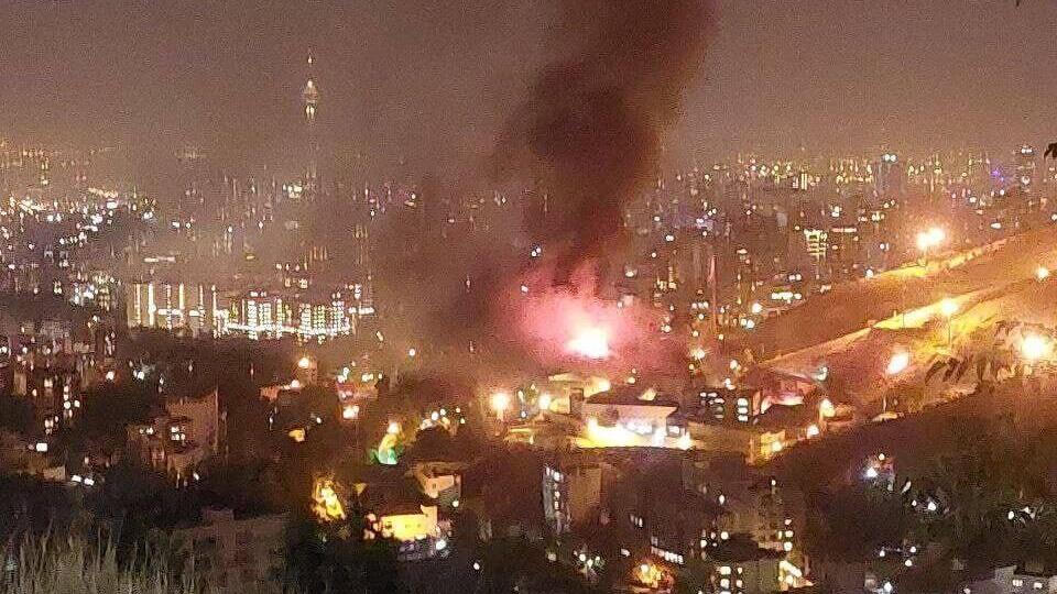 Пожар в тюрьме "Эвин" в Тегеране שריפה בכלא אווין שבטהרן, אירן, כשברקע מחאת החיג'אב.