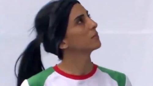  איראן מטפסת ספורטאית אלנאז רקאבי מתחרה ב אליפות אסיה בלי חיג'אב נעלמה