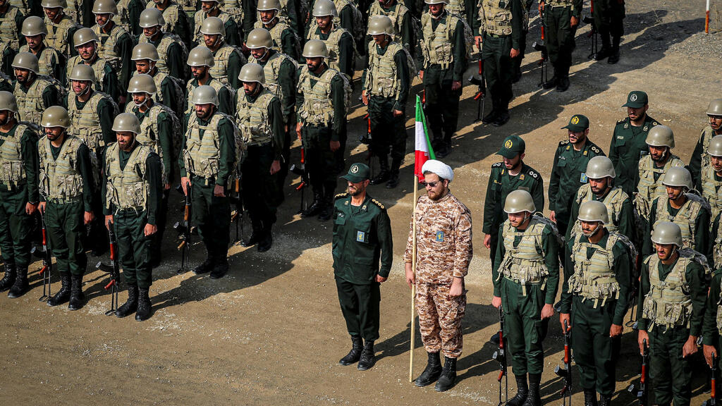 תרגיל צבאי של לוחמי משמרות המהפכה של איראן בצפון-מערב המדינה 17 באוקטובר