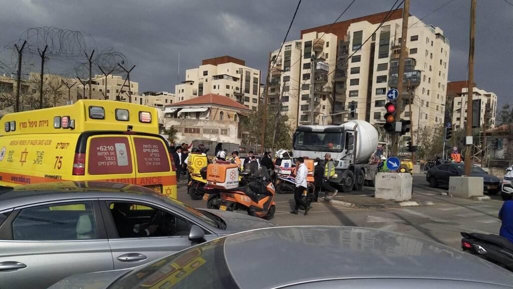 זירת התאונה בה נהרג הילד בירושלים