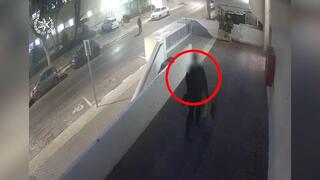 תיעוד: החשוד בסחיטה ואיומים נגד חברות נדל''ן יוצא מביתו להטמנת מטען חבלה  