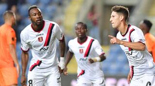 גוני נאור חוגג את השער