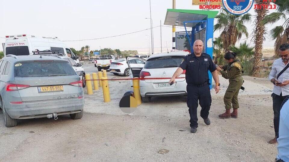 The scene of the suspected ramming attack in the central West Bank פיגוע דריסה בצומת אלמוג