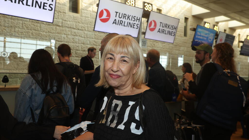 Likud supporter Lily traveling instead of voting (Photo: Yariv Katz) Likud supporter Lily traveling instead of voting