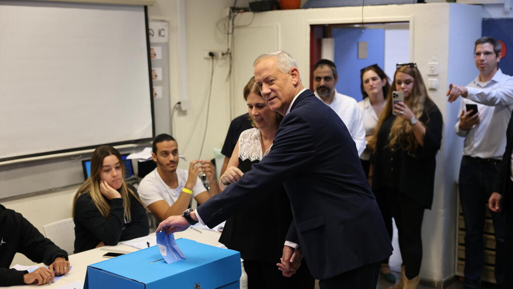 בני גנץ