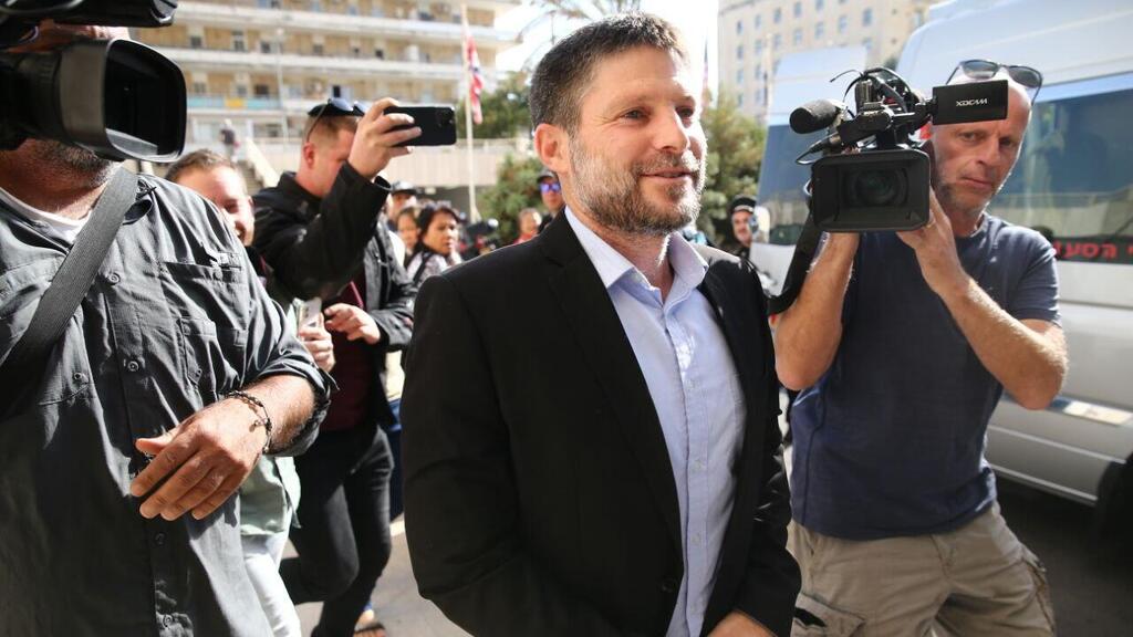 Bezalel Smotrich (Photo: Alex Kolomoiski) סמוטריץ מגיע לפגישתו עם נתניהו