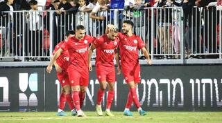 שחקני הפועל באר שבע חוגגים