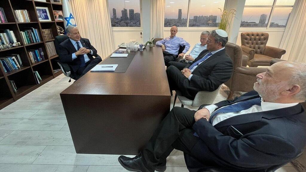 Benjamin Netanyahu and Itamar Ben-Gvir in meeting בן גביר מגיע בפגישתו עם נתניהו במצודת זאב