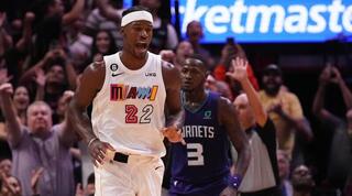 ג'ימי באטלר חוגג