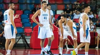 שחקני נבחרת ישראל מאוכזבים